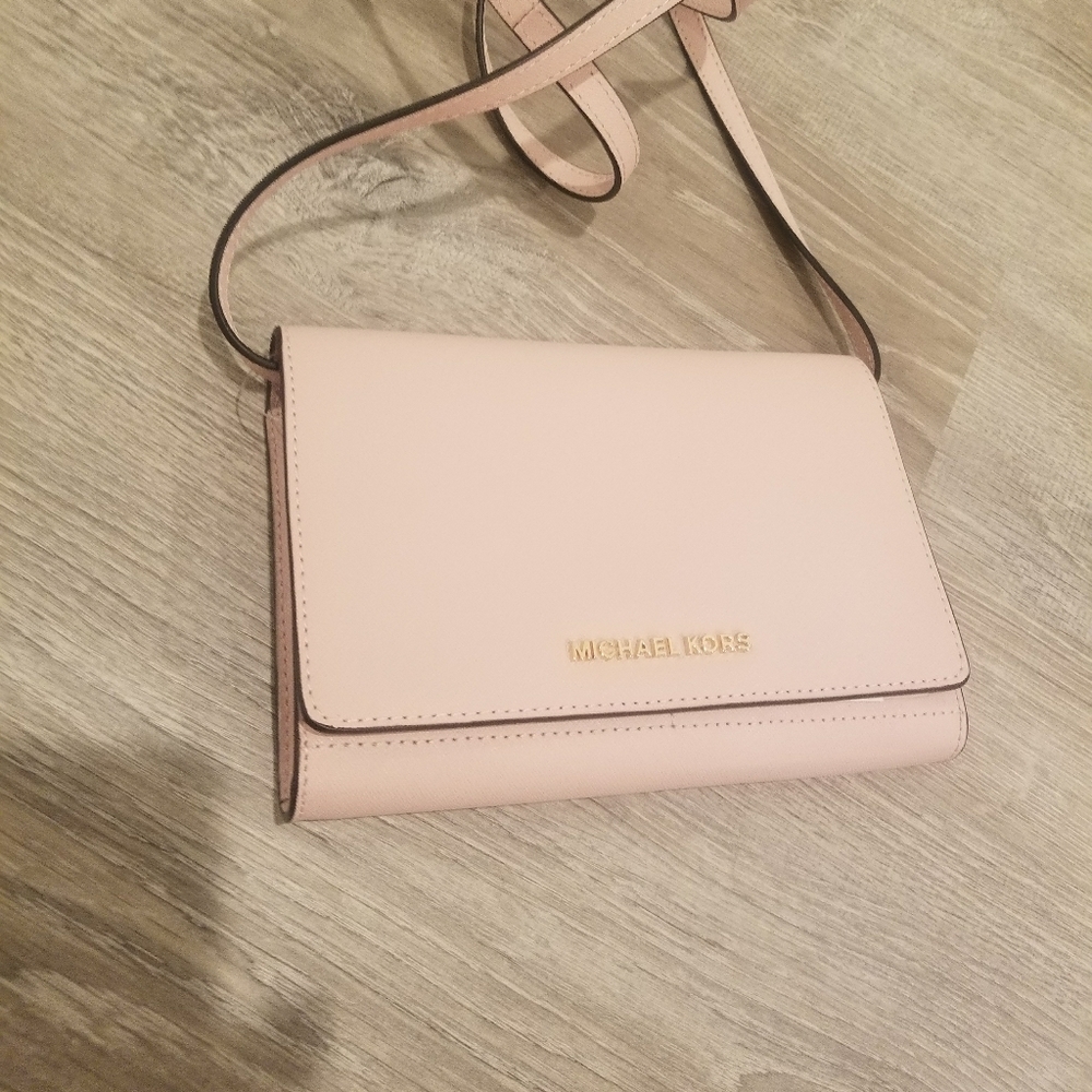 Michael Kors Crossbody Clutch